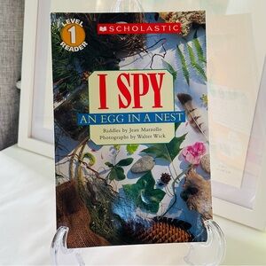 Level 1 Reader I Spy An Egg in a Nest Paperback Book